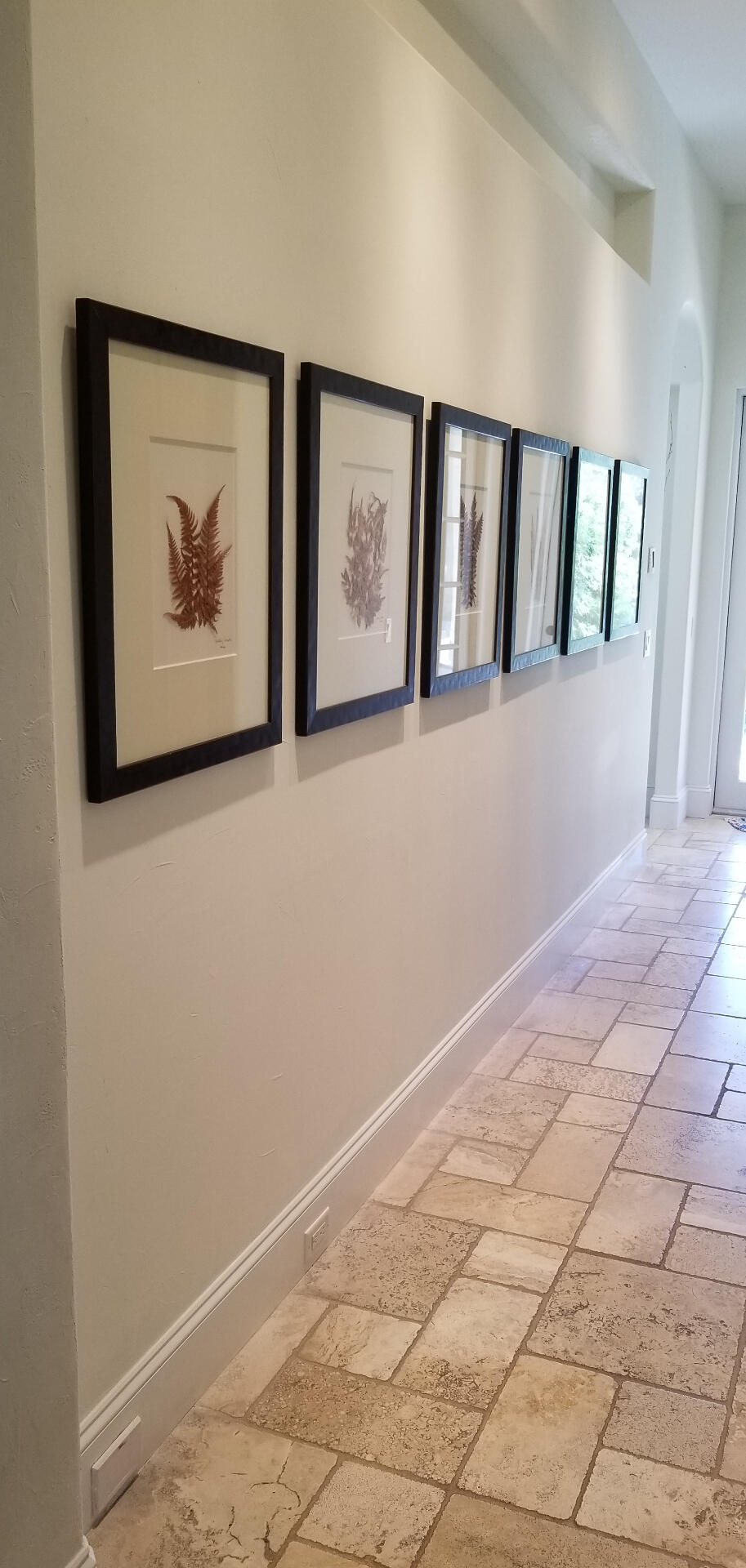 Single anchor wire hung art